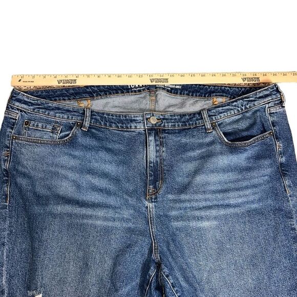 Torrid Perfect Boyfriend Ankle Jeans 26R Distressed Raw Hem Classic Denim - Picture 6 of 15